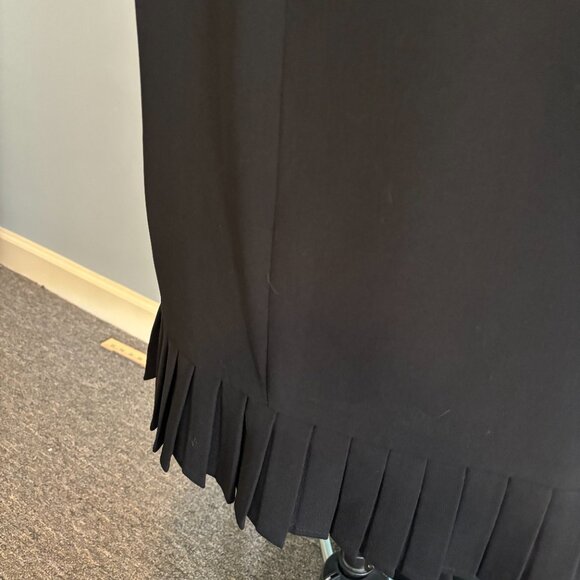 DANNY & NICOLE LADIES SIZE 14 BLACK SLEEVELESS DRESS LINED LINED RUFFLES - Picture 2 of 3